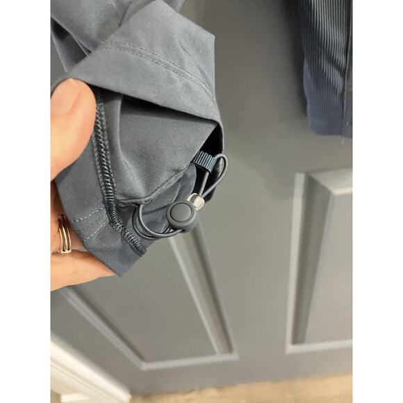 Lululemon Beyond The Studio Crop Pants Womens Size 8 Blue Luxtreme Stretch - Picture 6 of 8